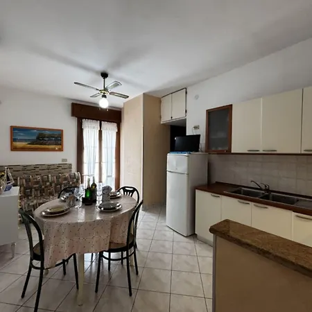 Renovated In Rosolina Διαμέρισμα